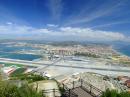 Gibraltar airstrip : Spain a few 100 meters to th north